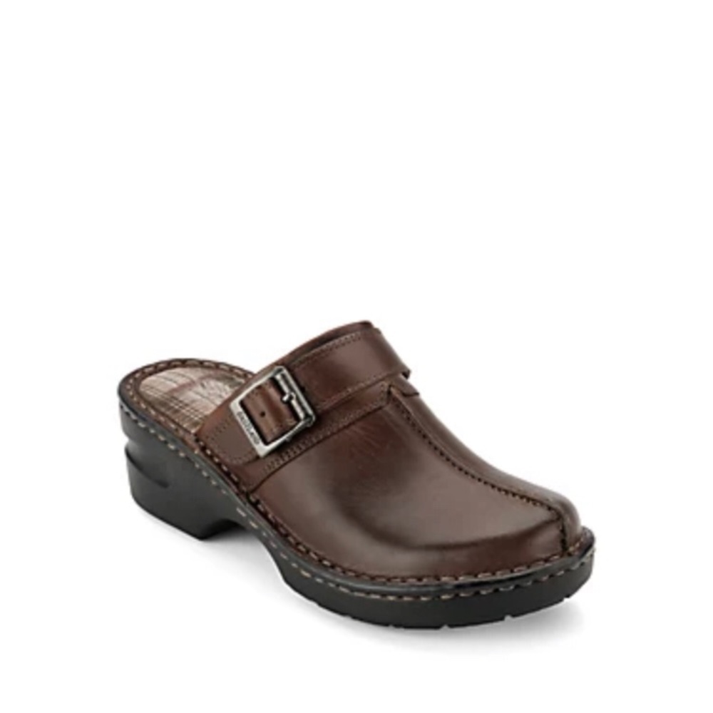 Eastland women's brown and plaid small heeled front strap shoes / loafers